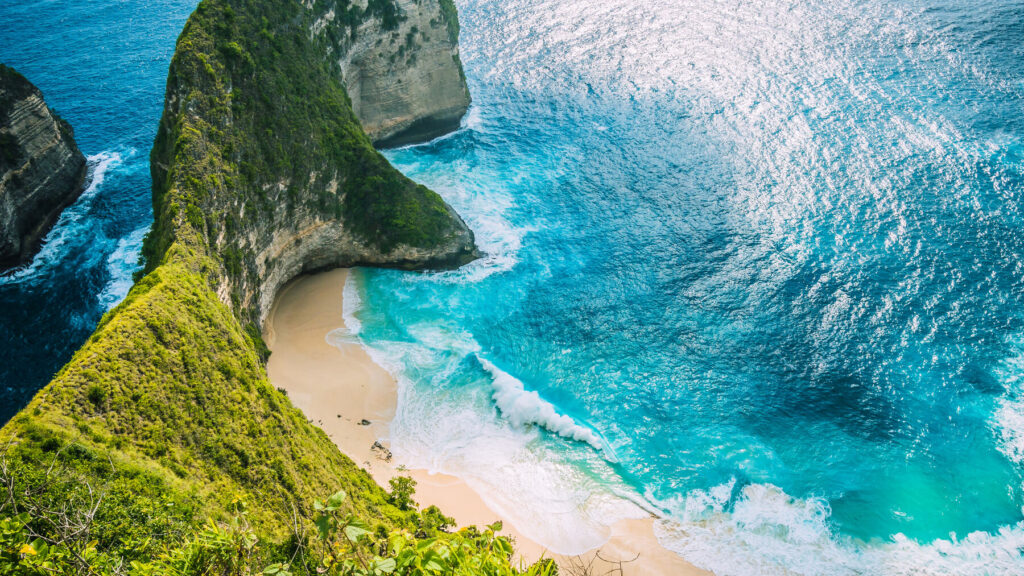 Manta Bay or Kelingking Beach on Nusa Penida Island, Bali, Indonesia 