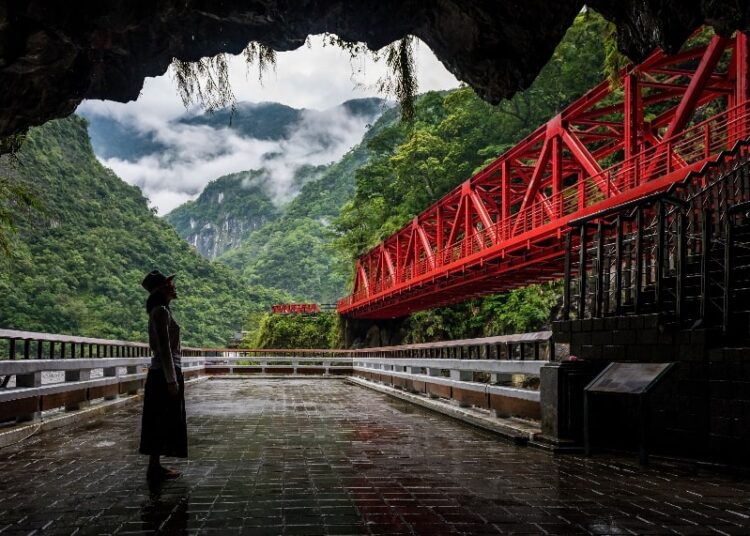 Experience the raw power and captivating grandeur of Taroko Gorge