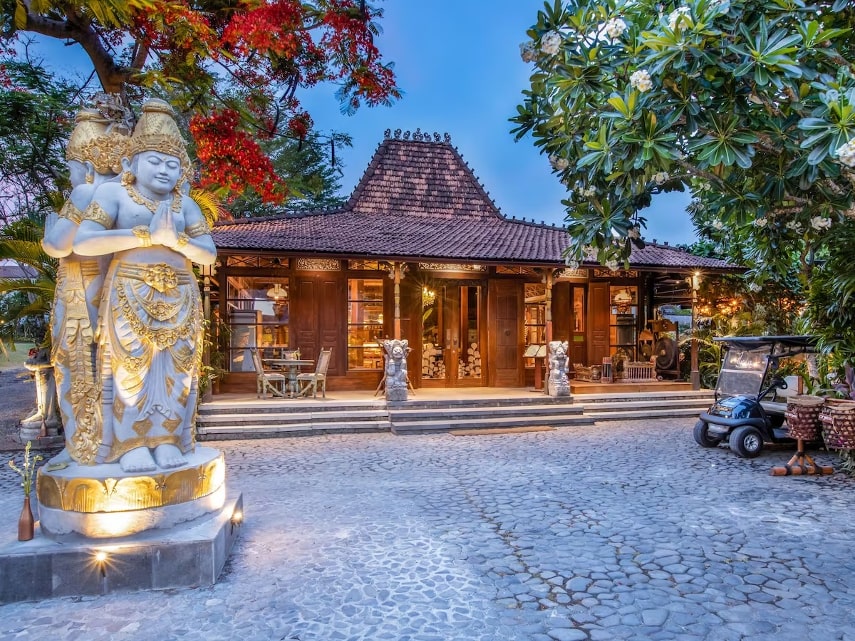 Stay in Bali in October